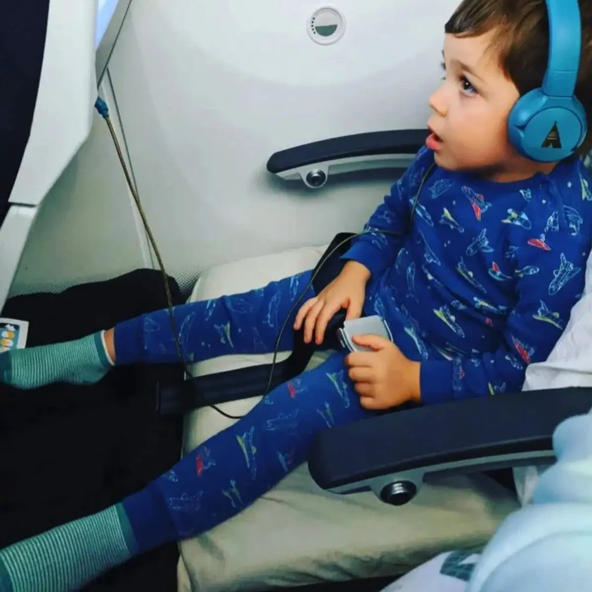 Plane Pal Self-Inflating Kids Travel Pillow - Black