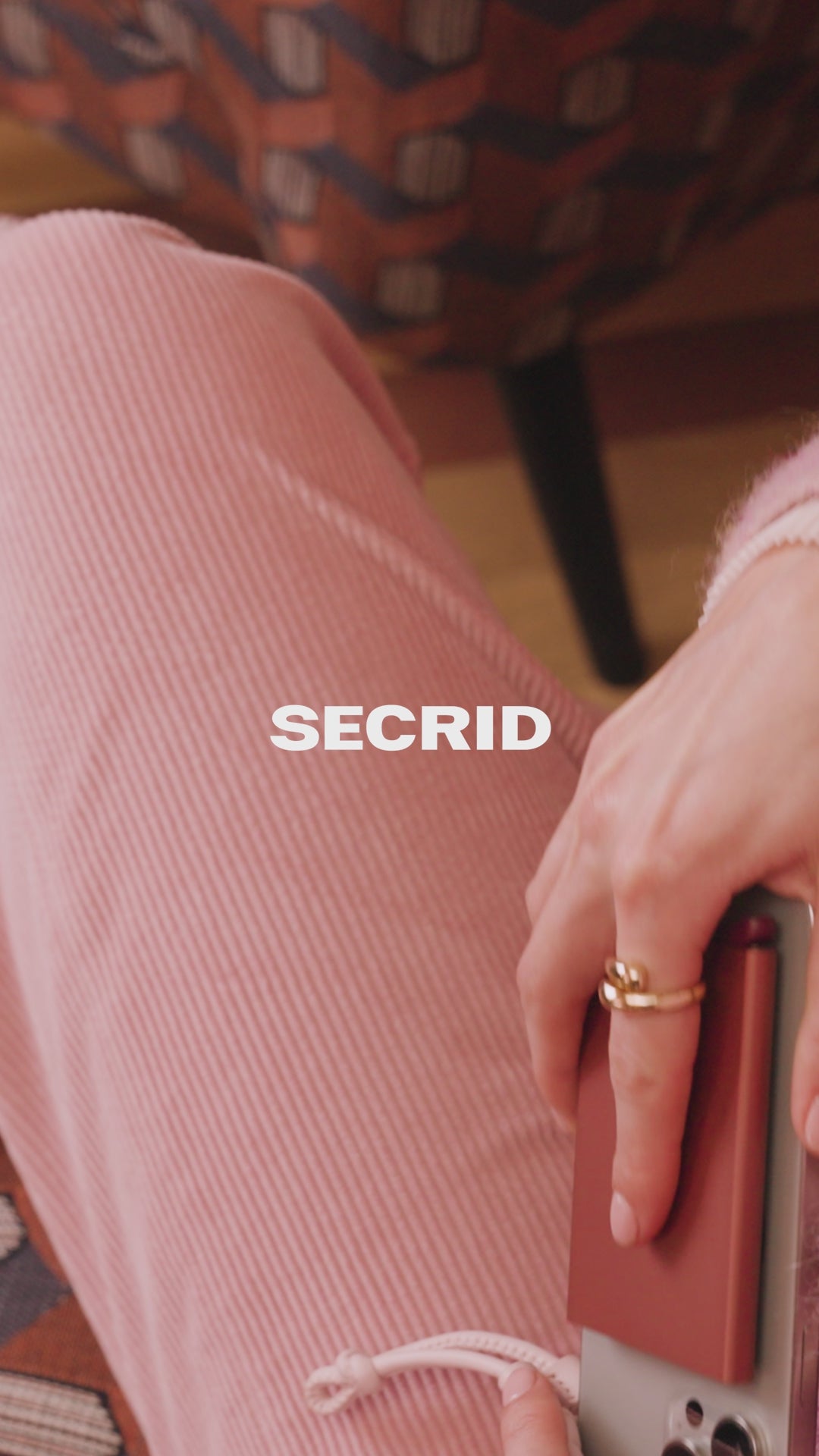 Secrid Cardprotector for MagSafe Rose video