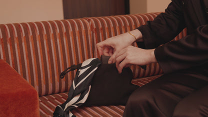 Secrid Original Chocolate leather video
