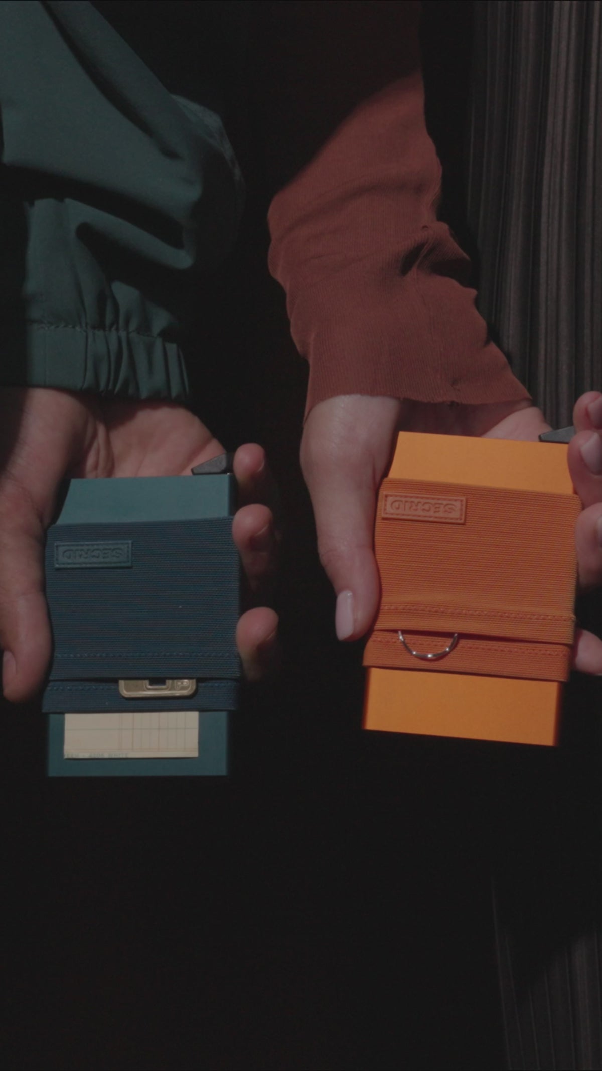 Secrid Flexwallet Teal and Orange video