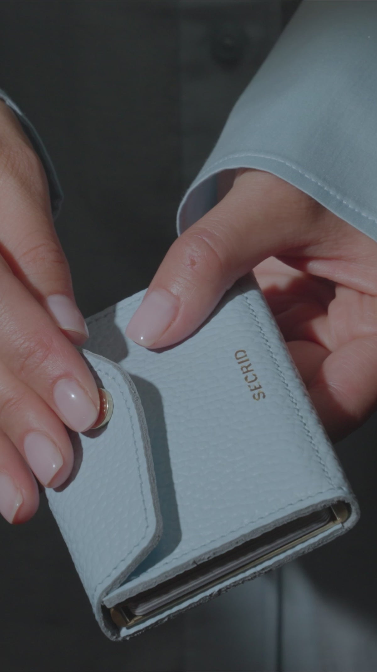 Secrid Envelope Wallet Pebble Blue video
