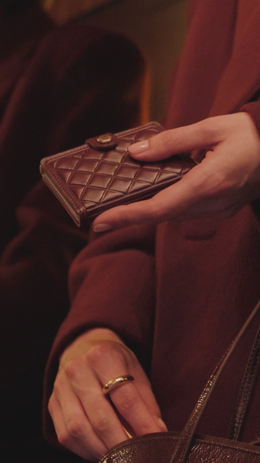 Secrid Emboss Diamond Bordeaux leather video
