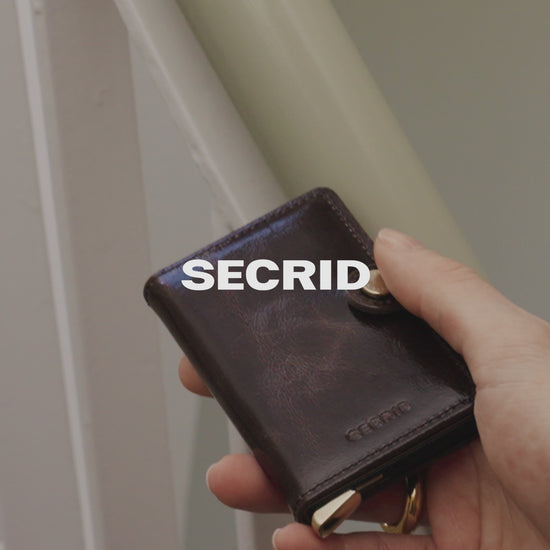Secrid Naplak Mahogany leather video