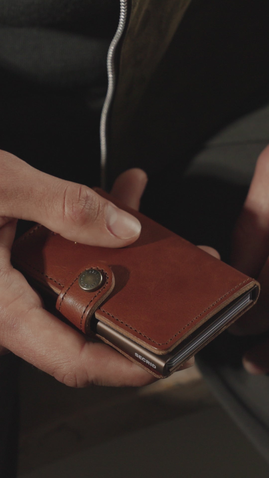 Secrid Basco Whiskey leather video
