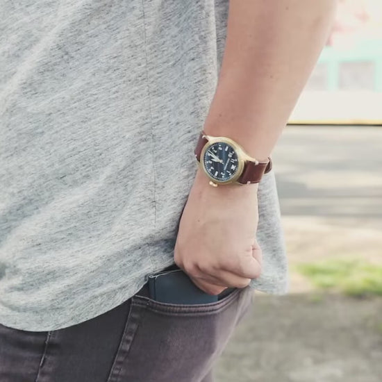 Pacsafe RFIDsafe - TEC Sleeve Wallet - Navy demo video