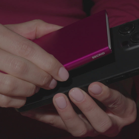 Secrid Cardprotector for MagSafe Fuchsia video