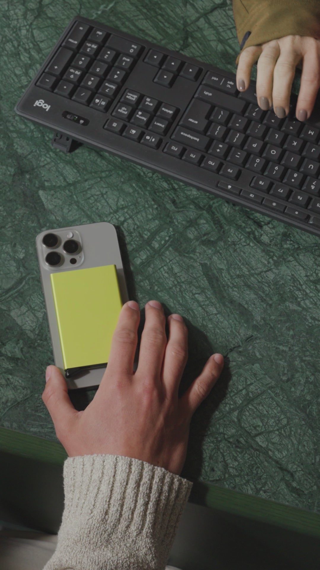 Secrid Cardprotector for MagSafe Lime video