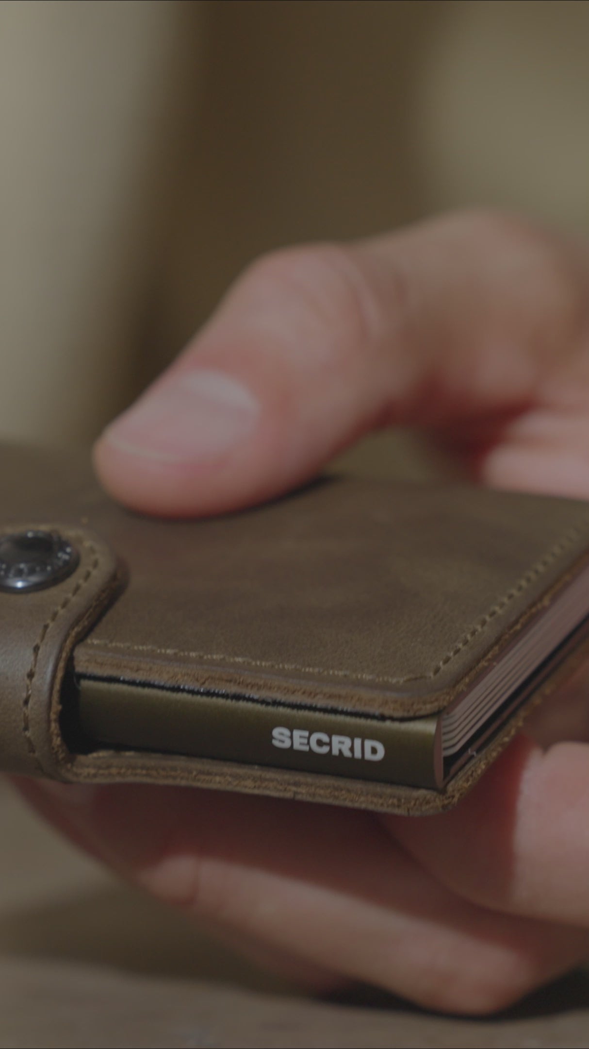 Secrid Miniwallet Vintage Oak video