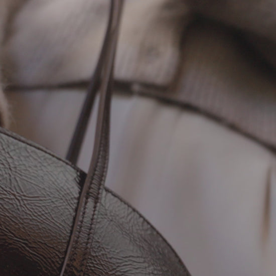 Secrid Emboss Diamond Chalk leather video