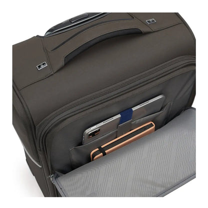 Front pocket with organisation