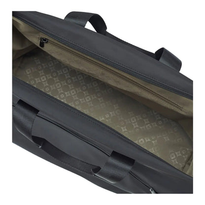 Zipped main compartment