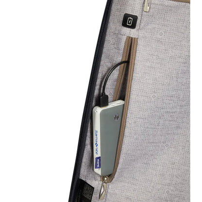 Integrated USB port with power bank organisation (power bank not included)