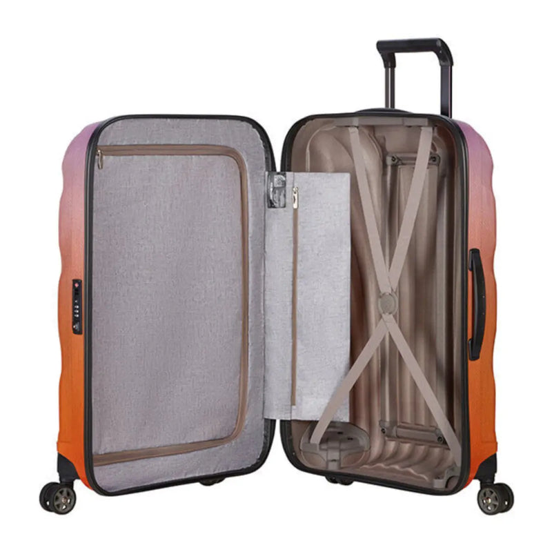 Zippered divider pad for easy and organised packing