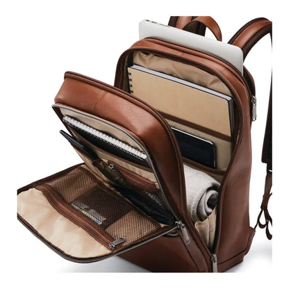 Central compartment containing 3 storage sleeves and 1 mesh pocket