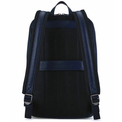 Padded back panel and shoulder straps