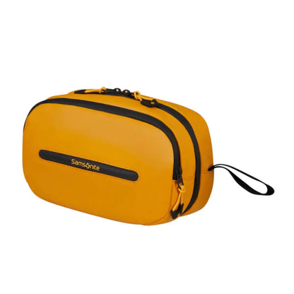 Zipped exterior front pocket