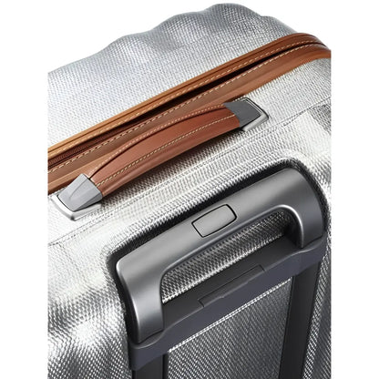 Push button retractable handle