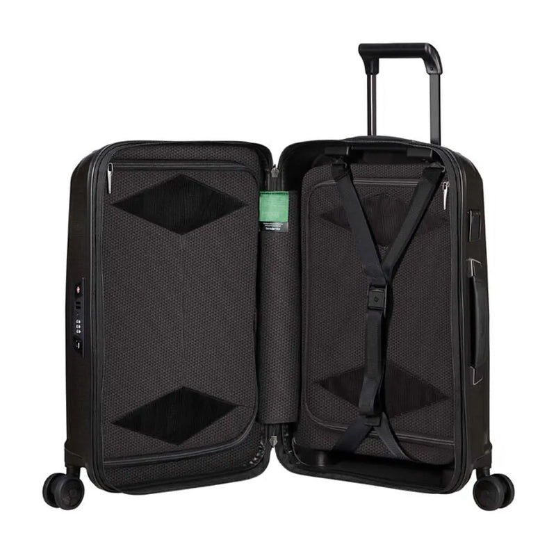 Removable divider pad for easy and organised packing