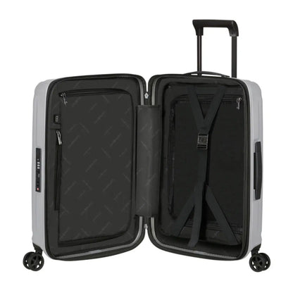 Fixed divider pad in top compartment