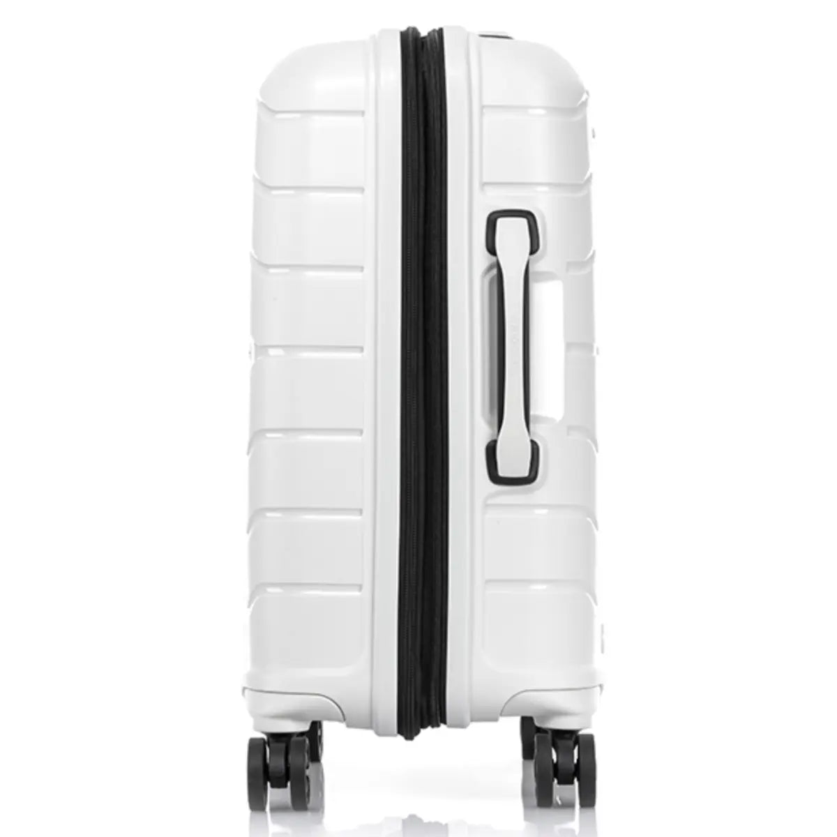 Expandable 2 cm provides extra capacity