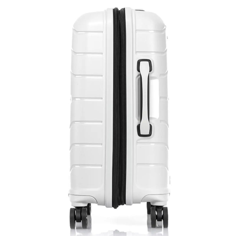 Expandable 2 cm provides extra capacity