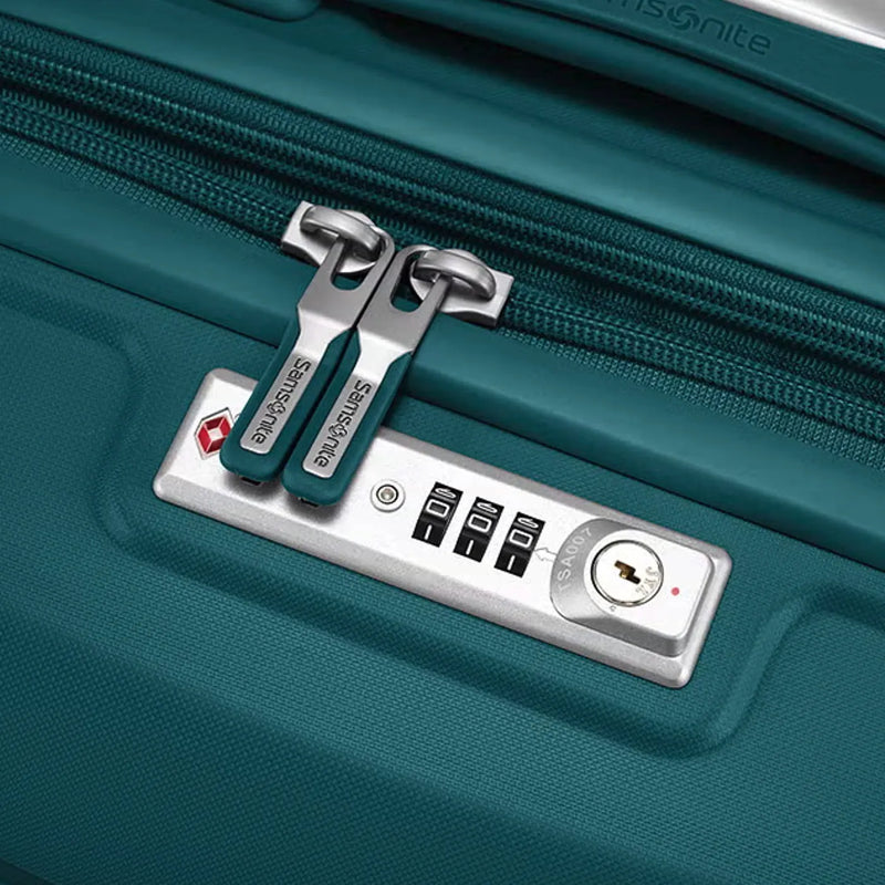 Samsonite Oc2Lite 81 cm 4 Wheeled Expandable Spinner Suitcase - Emerald Green