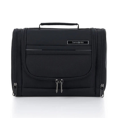 Large zippered main compartment