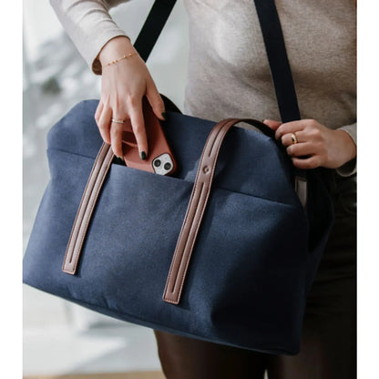 Quick access side pocket