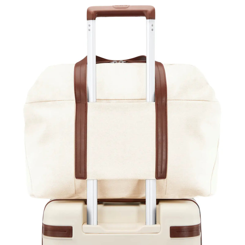 Luggage sleeve on the rear of the bag (luggage not included)