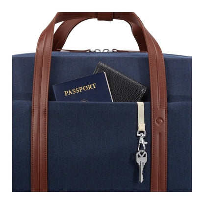 Front organization pocket includes a key FOB to secure and organise your belongings