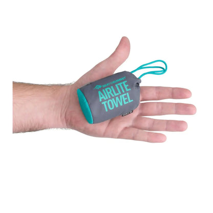 Comes in a 70D Nylon stuff sack that doubles as a hang loop