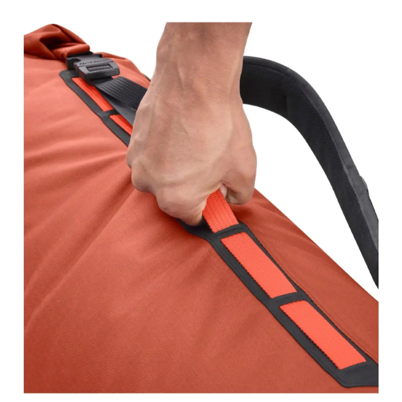 Grab + Lash: Strong and versatile grab-handle and daisy-chain for confident handling and lashing to kayaks, bikes, motorbikes and roofracks