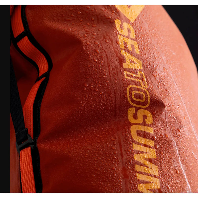 Built Tough: Heavy-duty 420D Nylon fabric is super-strong, abrasion and puncture-resistant with a triple-coated oval base for increased water-shedding and durability