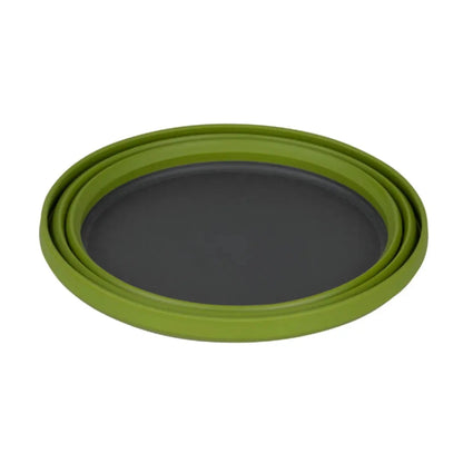 Collapses flat for compact packing