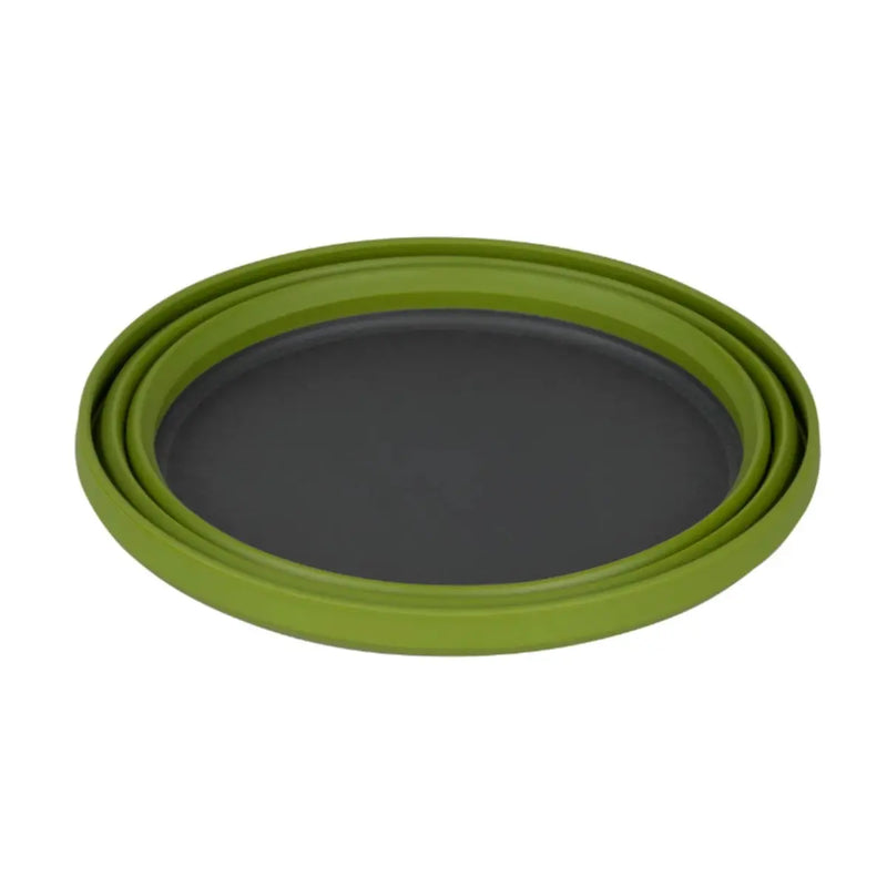 Collapses flat for compact packing