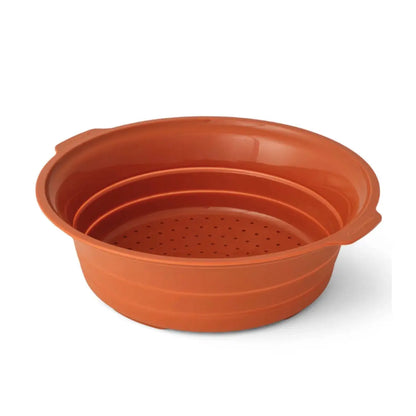 Includes a collapsible silicone rubber colander