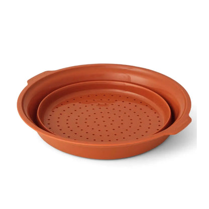 Includes a collapsible silicone rubber colander