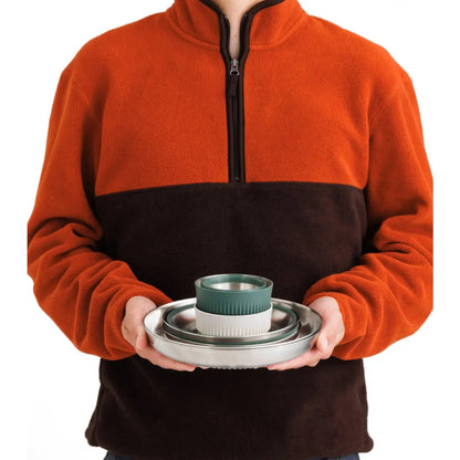 Mugs feature Cool-Grip fins molded into the sidewalls so you can comfortably hold hot or cold beverages