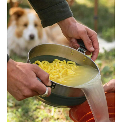 Dual, stainless steel handles offer stability while pouring, making meal preparation a breeze