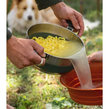 Dual Click-Safe handles allow you to securely hold, carry and pour from the pots
