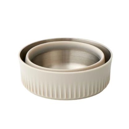 Innovative design enables the mug to collapse down to 31mm tall for storage or expands to a full-function 475ml mug