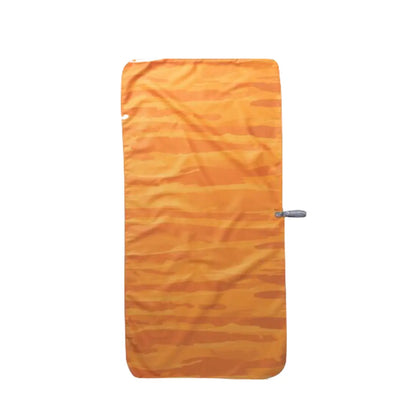 Remarkably absorbent and fast drying towel