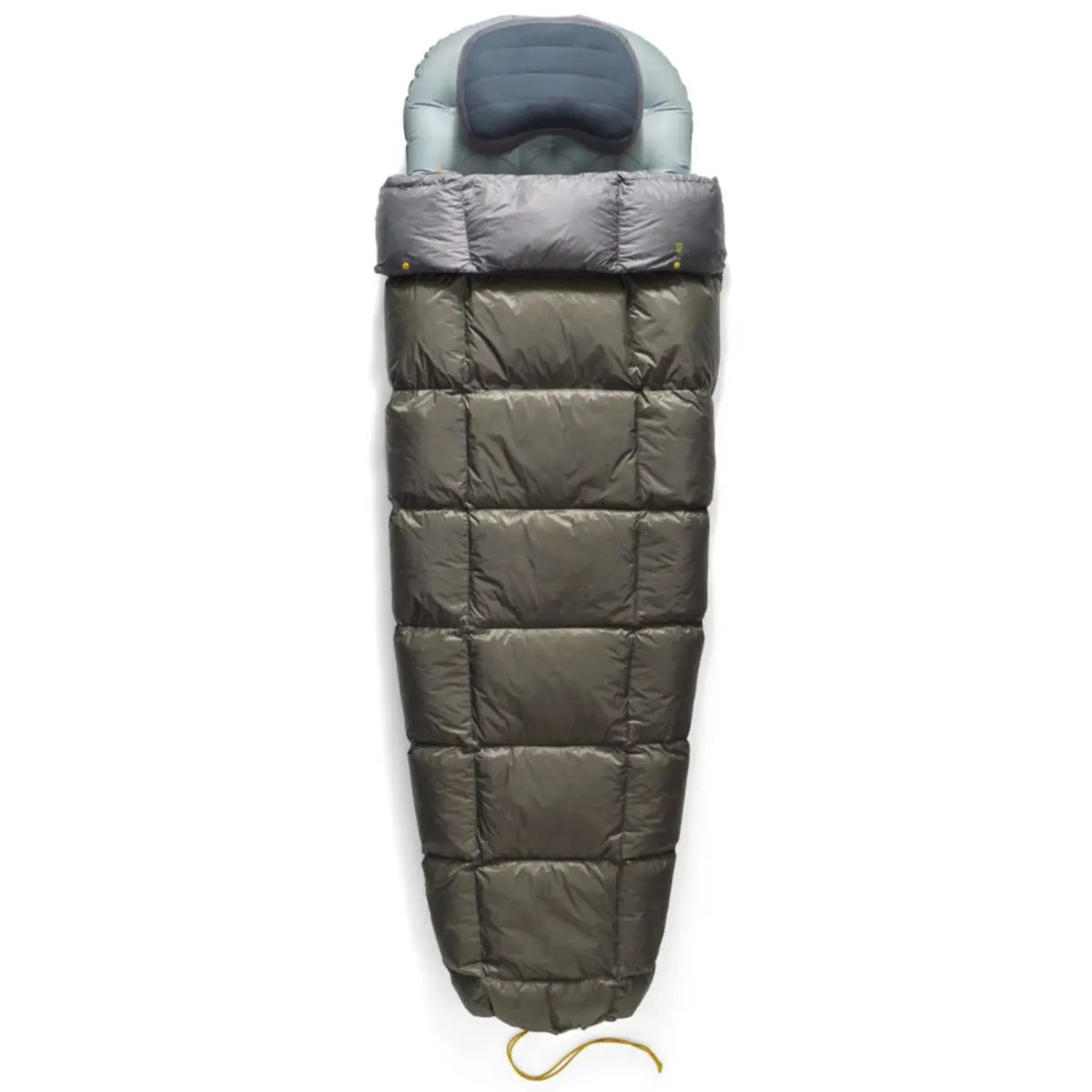 As temperatures drop, the drawcord footbox helps you retain warmth