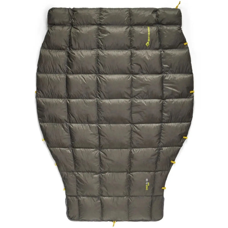 Opens flat to be used like a quilt