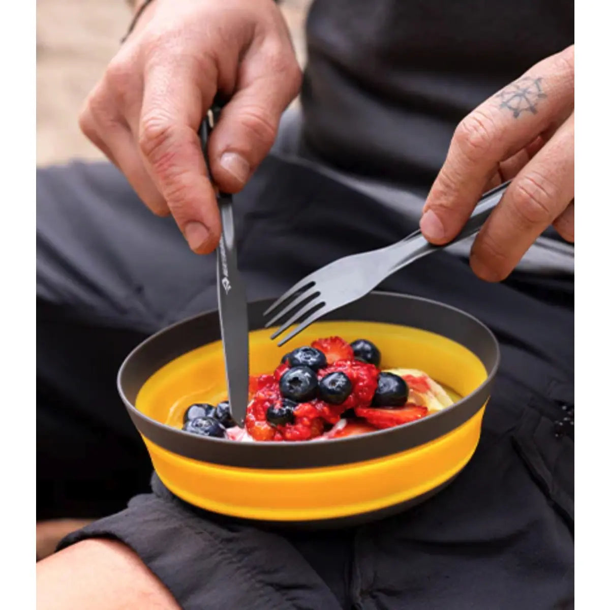 The curve between the sidewalls and base perfectly matches Sea to Summit spoons - so you'll never miss a morsel