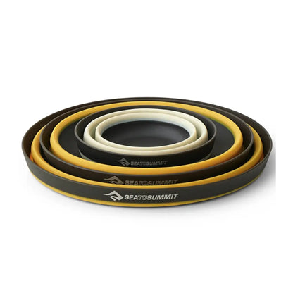 Includes: 1x Medium Bowl 1x Large Bowl and 1x Medium Cup – all collapsible and ultra lightweight