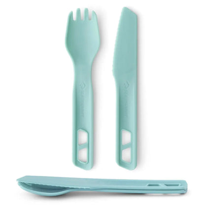 Cutlery set clicks together for easy transportation