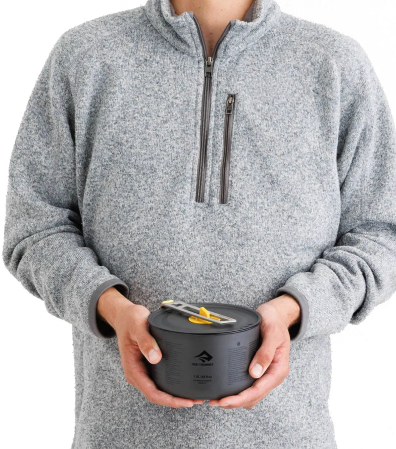 Hard-anodized aluminium alloy for excellent heat transfer