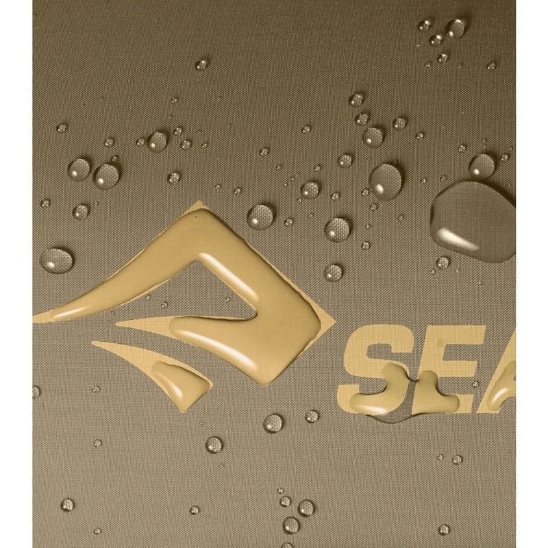 Robust, water resistant  PU-coated 70D recycled nylon body fabric has a 2,000mm hydrostatic head