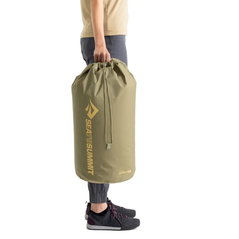 Lightweight, bluesign® APPROVED recycled 70D Nylon fabric with a PFC-free DWR finish